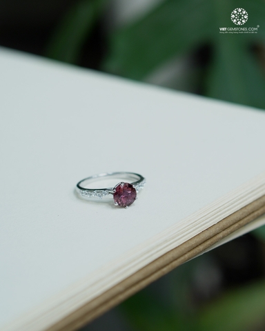 Nhẫn Bạc Tourmaline Hồng Đính Đá