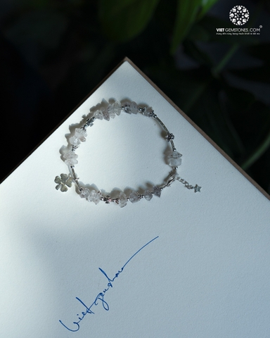Lắc tay Herkimer Diamond charm bạc cỏ 4 lá