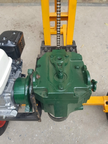 Máy khoan địa chất di động YKB