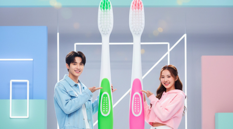 Chải môi bằng bàn chải đánh răng: Có tẩy tế bào chết không?