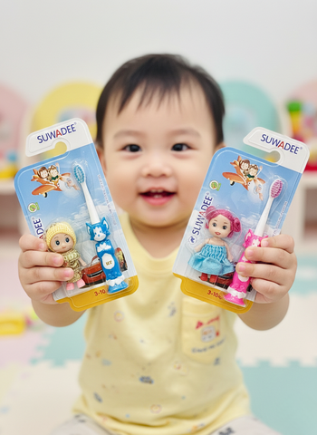 Bàn Chải Đánh Răng HT8013 - Hộp 12 Cây - TOOTHBRUSH (Kèm Búp Bê ) - 8936140450035
