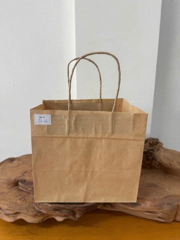 Túi giấy Kraft có quai Màu Nâu - KT: 21,5x15x20