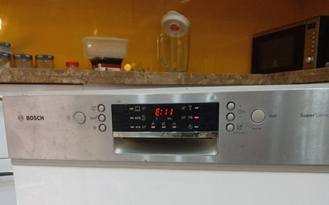 Lỗi E11 trên máy rửa chén Bosch | Nguyên nhân và cách xử lí