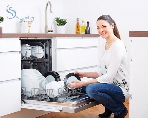 Có nên mua máy rửa bát gia đình không? Nên chọn loại máy nào?
