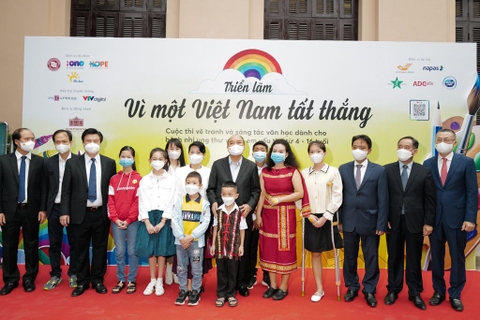 ADCBook đồng hành cùng cuộc thi “Vì một Việt Nam tất thắng”
