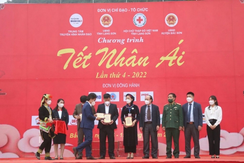 ADC tiếp tục đồng hành cùng Tết Nhân Ái 2022 mang tết đến với bà con vùng cao