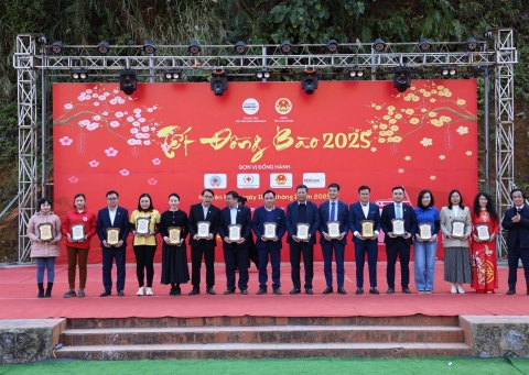 ADC Đồng Hành Cùng Chương Trình “Tết Đồng Bào 2025” Mang Xuân Ấm Đến Vùng Cao