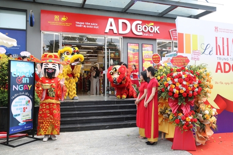 Khai trương tưng bừng Trung tâm Sách – Thiết bị Giáo dục ADCBook Thành Thái