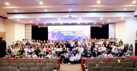 Cơn mưa giải thưởng và quà tặng trong chương trình Tổng kết CDPH 2023