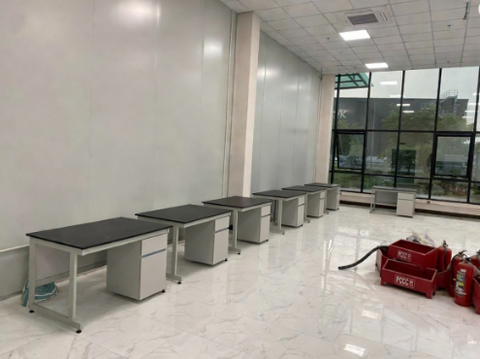 Bàn thí nghiệm áp tường 1200