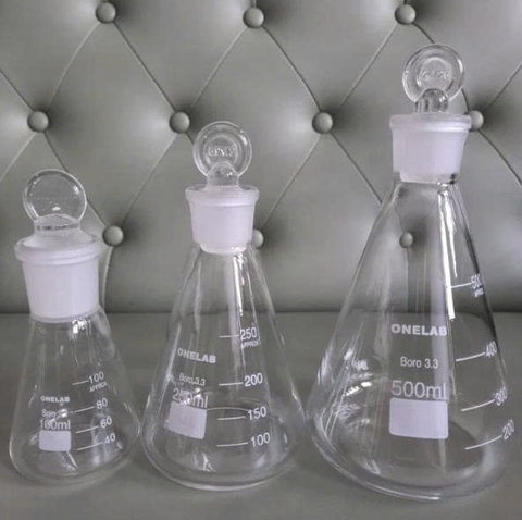 Bình tam giác có nút 250ml