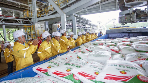 Xung đột đỏ lửa Trung Đông: Giá phân bón nhập khẩu tăng vọt, chuyên gia nhận định về rủi ro cung ứng phân bón toàn cầu