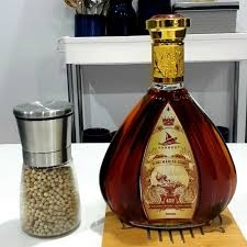 Nước mắm VIP Sá sùng Vân Đồn 45N + tiêu sọ