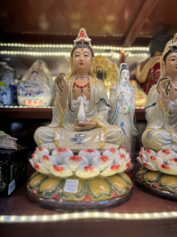 QUAN ÂM MEN RẠN