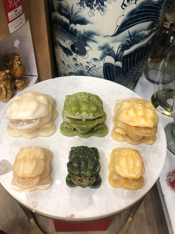 THIỀM THỪ ĐÁ THIÊN NHIÊN