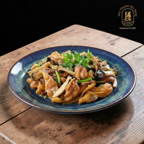 Gà Phi Lê Xào Nấm Thuyền Trưởng (Captain’s Stir-Fried Chicken Fillet with Mushrooms)