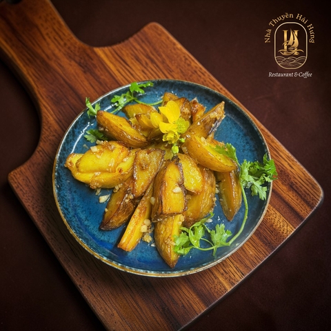 Khoai Tây Bỏ Lò Sốt Bơ Tỏi (Garlic Butter Baked Potatoes)