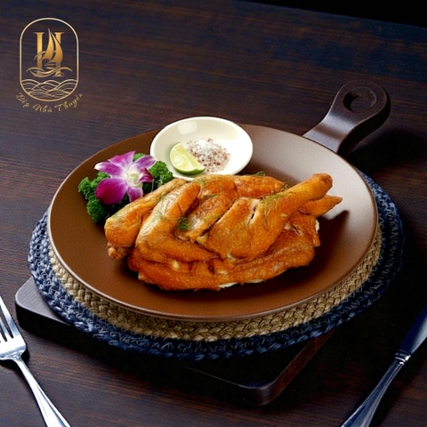 Gà Ri Quay Lu (Clay Oven–Roasted Free-Range Chicken)