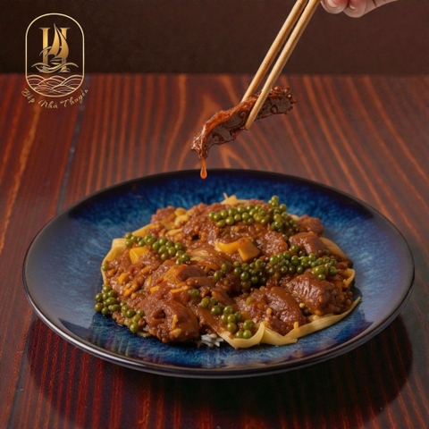 Lõi Vai Bò Úc Sốt Tiêu + Bánh Bao (Beef In Black Pepper Sauce)