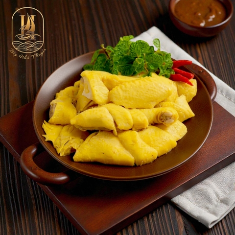 Gà Ri Hấp Lá Chanh (Steamed Free-Range Chicken With Kaffir Lime Leaves)