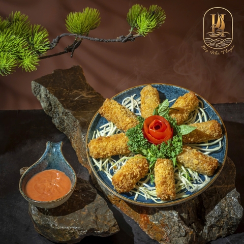 Nem Hải Sản Sốt Kem Thuyền Trưởng (Captain’s Creamy Seafood Spring Rolls)