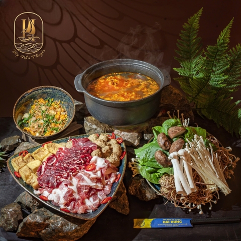 Lẩu Riêu Cua Bắp Hoa Sườn Sụn (Fresh Crab Paste Hot Pot With Beef Brisket And Pork Cartilage Ribs)