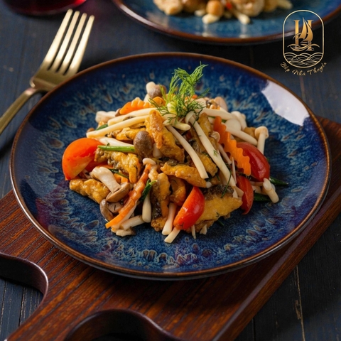 Cá Lăng Xào Nấm Tam Vị (Stir-Fried Catfish with Three Mushroom Medley)