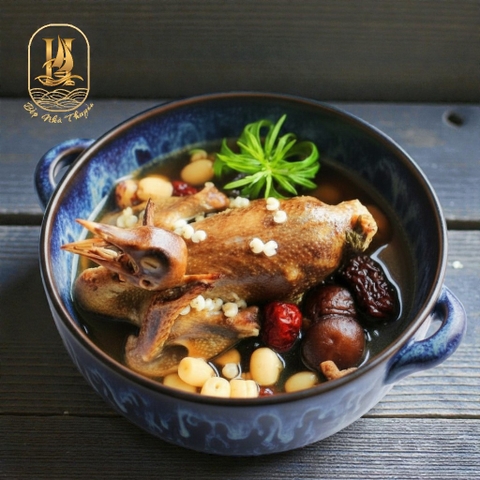 Vịt Trời Tiềm Thuốc Bắc (Braised Wild Duck with Oriental Medicinal Herbs)