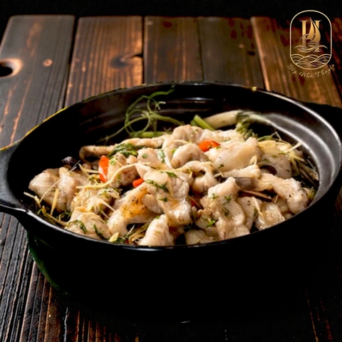 Cá Lăng Xông Hơi (Steamed Lang Fish)