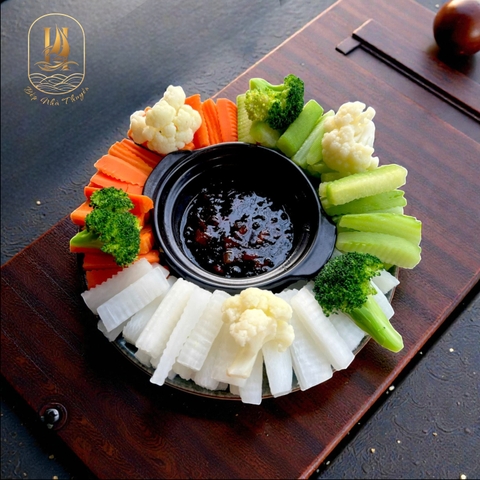 Rau Củ Quả Luộc (Boiled Mixed Vegetables With Caramelized Dipping Sauce)