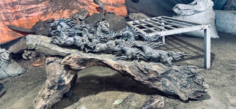 BÁT MÃ MUN SỪNG 12841