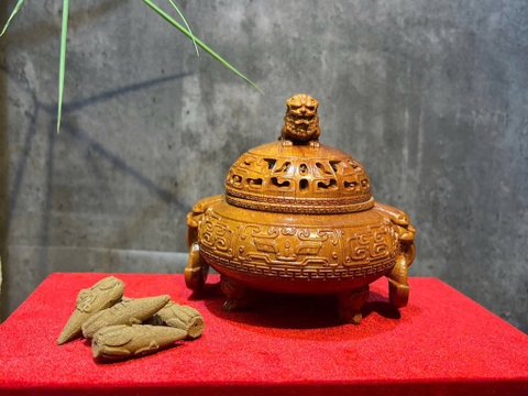 LƯ XÔNG TRẦM BÁCH XANH 18481