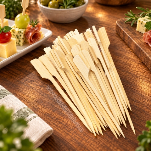 QUE XIÊN TRE MÁI CHÈO 9CM 200 CÂY - XIÊN CỜ TRÁI CÂY, TRANG TRÍ MÓN ĂN