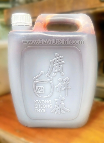 TƯƠNG ĐẬU BẢN QUẢNG TRƯỜNG THÁI 5 LÍT – KWONG CHEONG THYE – NẤU MÓN HOA (Mã Pig)