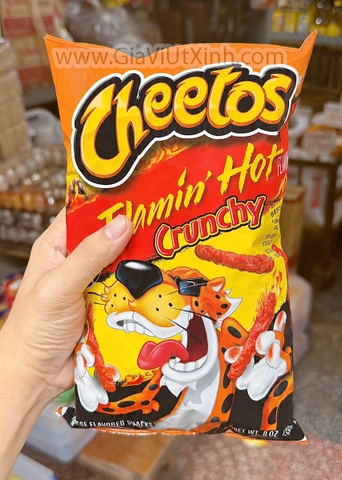 BÁNH SNACK CHEETOS FLAMIN HOT CRUNCHY 226.8G - BÁNH CAY MỸ