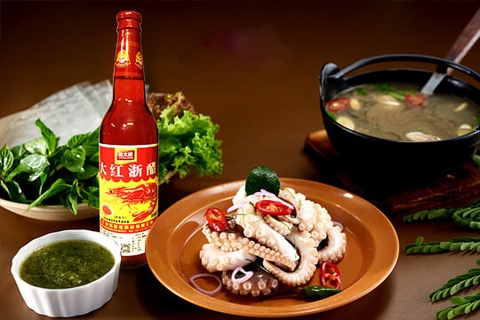 GIẤM TÔM ĐẠI HỒNG 620ML - DẤM HỒNG - RED VINEGAR