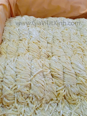 MÌ VẮT TƯƠI SỢI DẸT TO 400G (10 VẮT) – HƯƠNG VỊ HOA TRUYỀN THỐNG