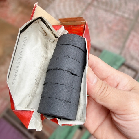THAN ĐỐT NHANH SHISHA UNIVERSE CHARCOAL 35MM – 120 VIÊN/HỘP