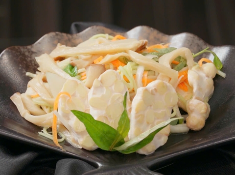 NỘM GÀ TEMPEH HẠT SEN