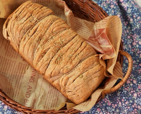 BÁNH MÌ NGÀN LỚP BƠ TỎI