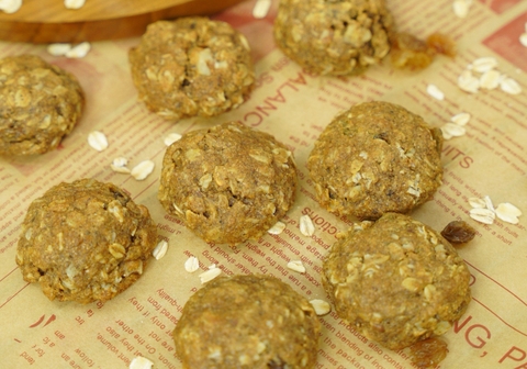 BÁNH QUY YẾN MẠCH NHO KHÔ