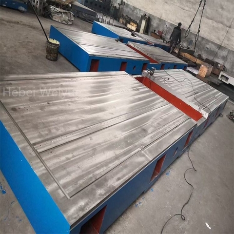 Bàn Gang Rãnh Chữ T Và Bàn Map Granite Nên Chọn Loại Nào?