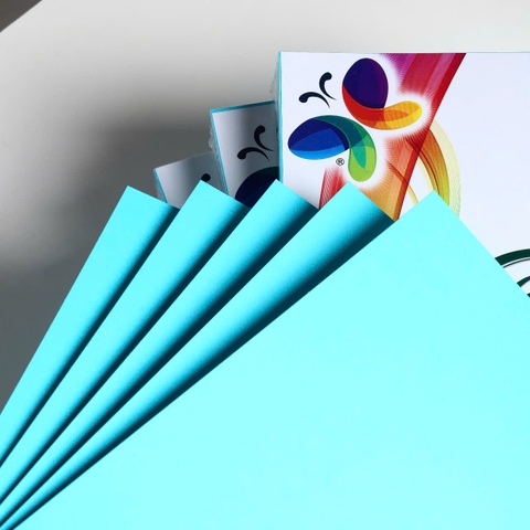 Bìa Dạ Quang A4 ĐL 165g Xấp 100 Tờ Nhiều Màu – Giấy bìa màu nổi bật cho in ấn, trang trí và thủ công