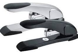 Bấm kim trung 60 tờ Deli 391 (23/6)