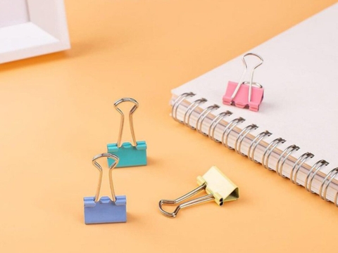 Kẹp bướm màu 19mm 8555A Deli