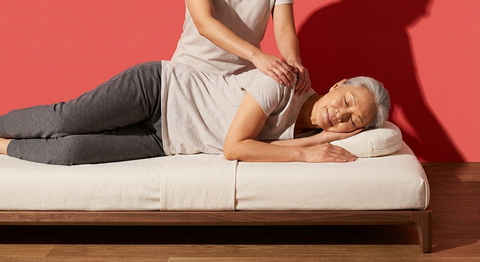 Massage mạnh có thật sự hết đau? Sự thật về lực massage và xương khớp