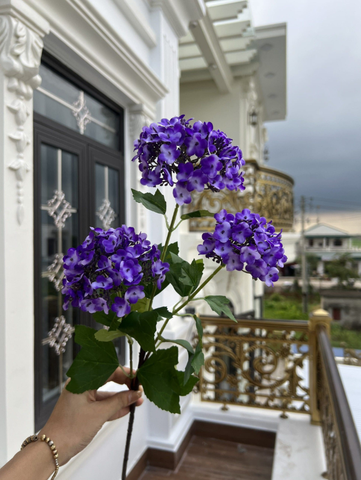 HOA TÚ CẦU NHỰA 3B VIP