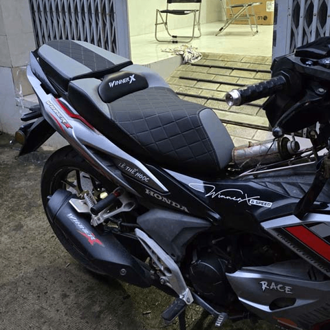 Yên Xe Tựa Bật Honda Winner X – Phiên Bản Xám-Đen _ WINNER-TL03-GREY