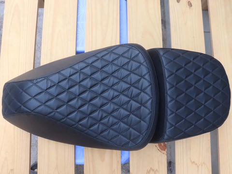 Yên Đôi Vespa Cao Cấp – Da Tổng Hợp Màu Đen _ VESPA-V02-BLACK2