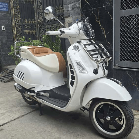 Yên Xe Tựa Lưng Cho Vespa – Phối Màu Trắng - Nâu _ VESPA-TL03-WHITE